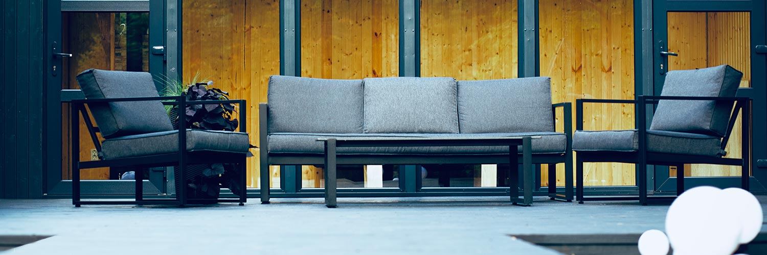 Litauen-Telsiai-Waldhuette-mit-Badefass-03