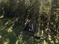 litauen-varena-baumhaus-wald-09